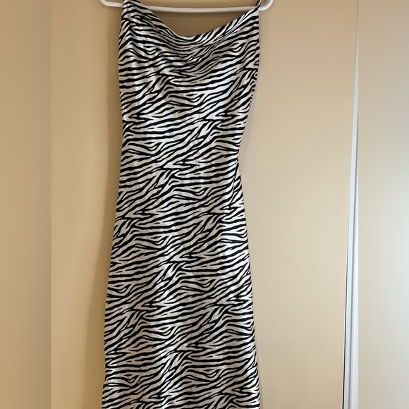 Silver and black zebra stripes combo cowl neck slim fit dress with slit - Picture 3 of 3